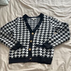 Olivia Sky Black and White Houndstooth Knit Top. Worn 2/3 times only.